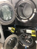 Single Unit Front Load LG WashTower with Center Control 4.5 cu. ft. Washer and 7.4 cu. ft. Electric Dryer - Image 2