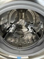 Single Unit Front Load LG WashTower with Center Control 4.5 cu. ft. Washer and 7.4 cu. ft. Electric Dryer - Image 3