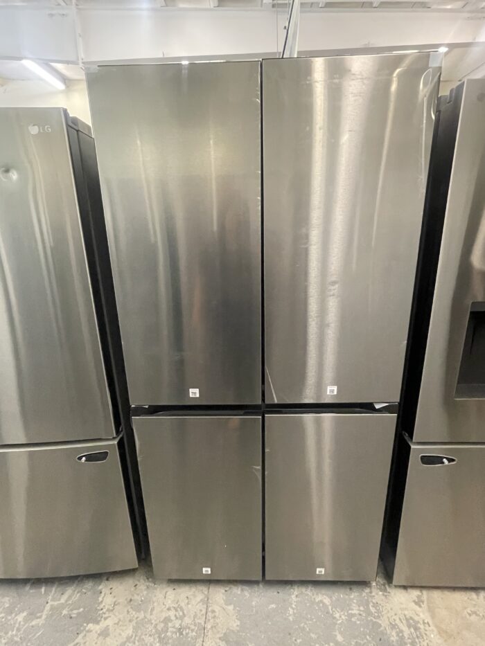 Bespoke 4-Door Flex with Beverage Center in Fingerprint Resistant Stainless Steel - Image 1