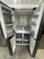 Bespoke 4-Door Flex with Beverage Center in Fingerprint Resistant Stainless Steel - Image 2