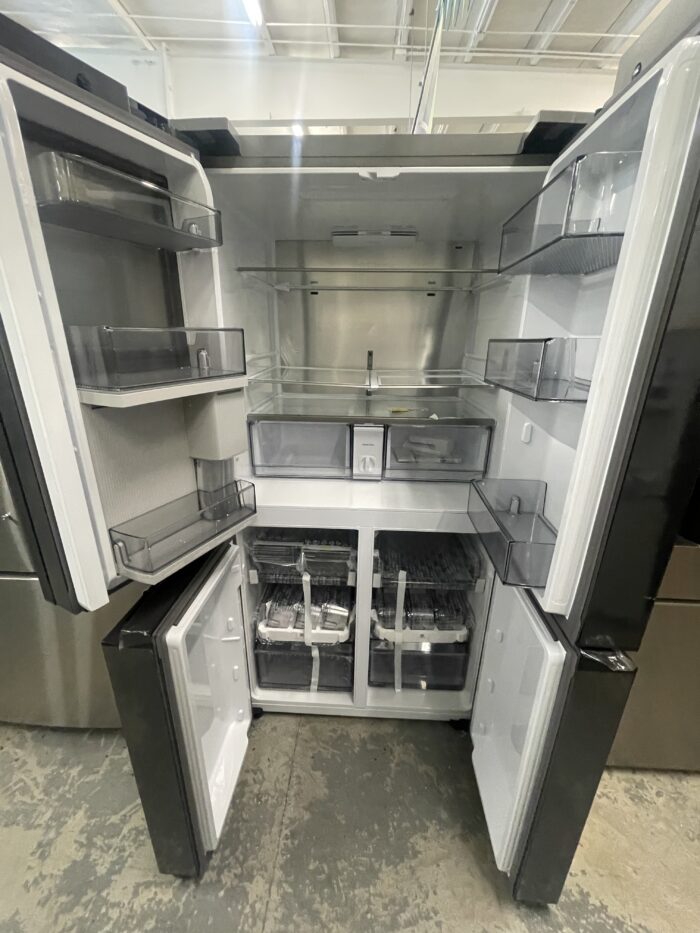 Bespoke 4-Door Flex with Beverage Center in Fingerprint Resistant Stainless Steel - Image 2