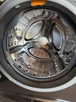 LG 5.2 Frond load washer & GAS dryer 9.0cu   turbowash and turbosteam technology - Image 4